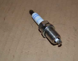 شمع موتور با کد فنی B11-3707110